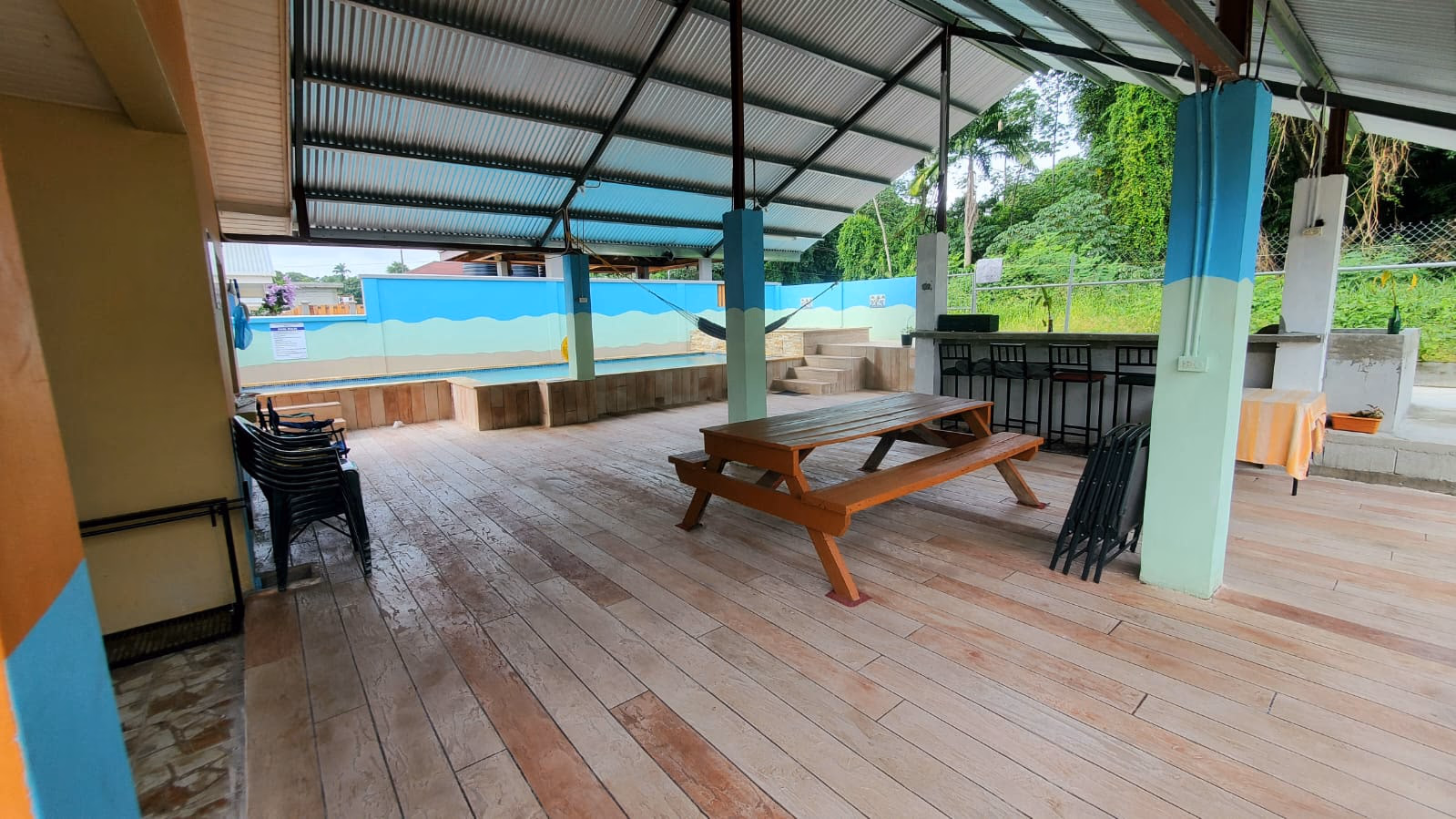 Excellent outdoor space for fun and dining